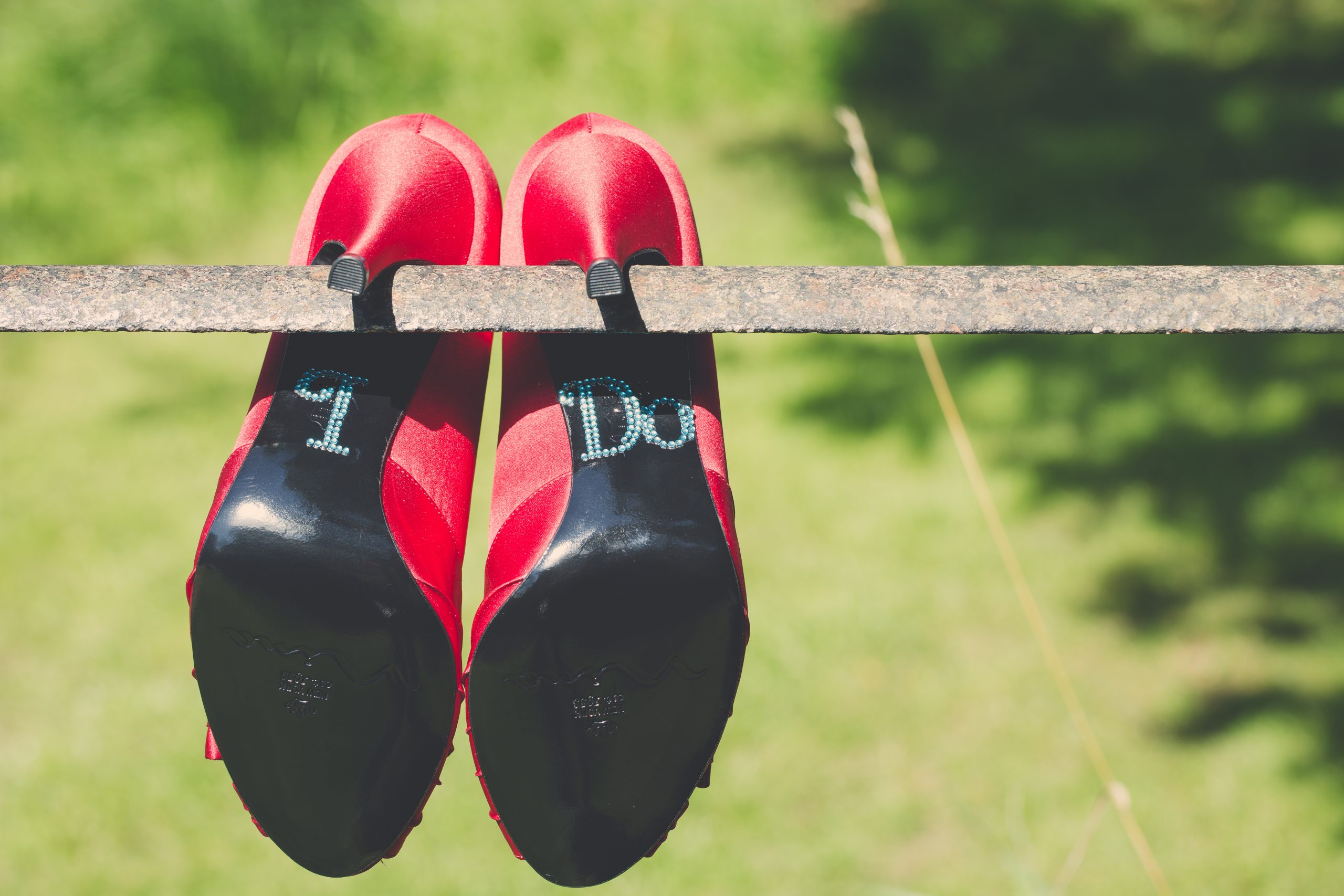 wedding shoes, photographed by Etincelle Bleue Photographie